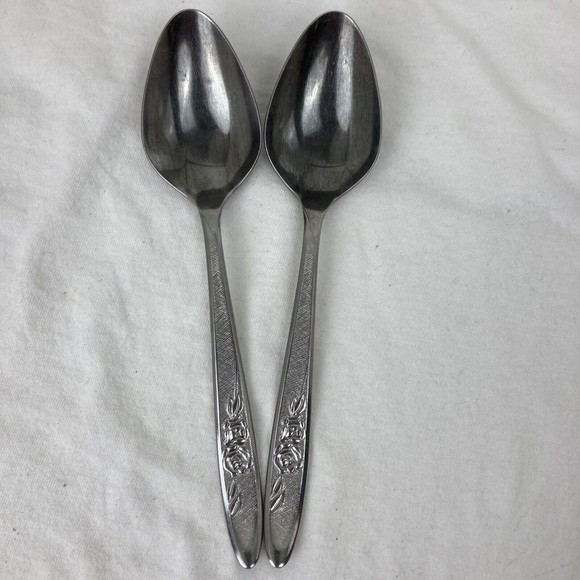 Ecko Eterna Carolyn Stainless Textured Roses Stainless Lot 2 Serving Spoon 8 1/2 - Picture 1 of 9